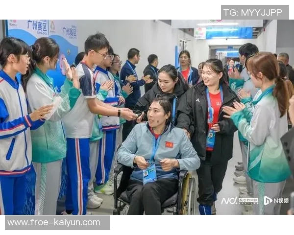 残特奥会坐式排球项目开赛，陈艾森赛后下场体会问候残奥健儿